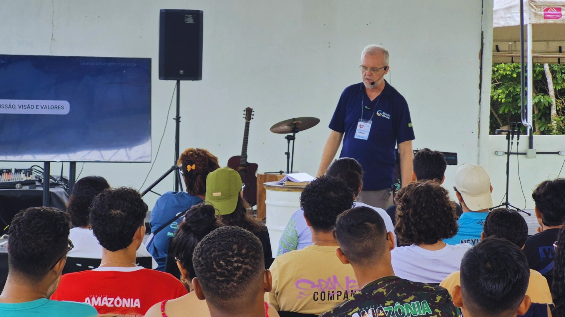 Palestra sobre cuidado integral para equipes e líderes da missão